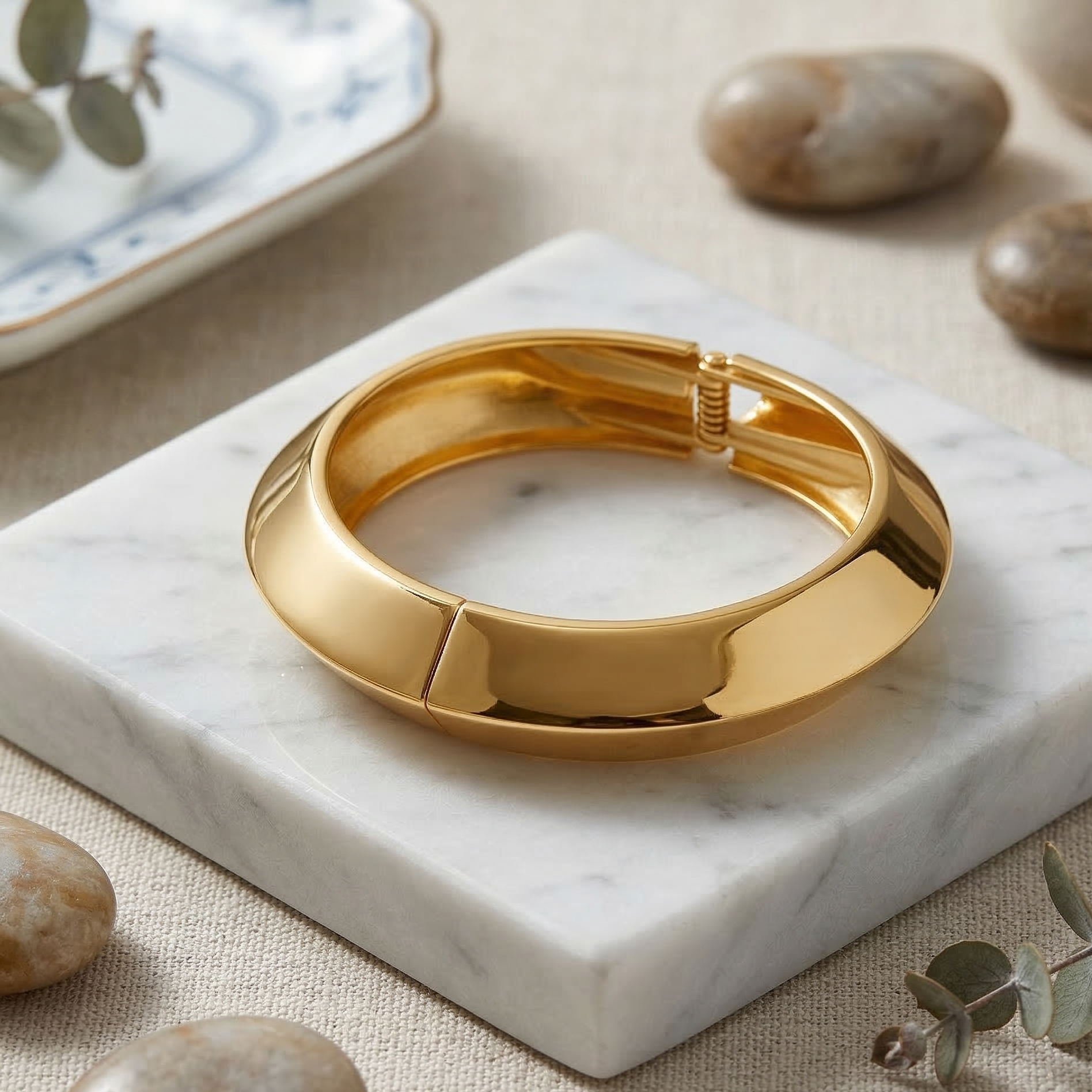 Lustra Crown Bangles